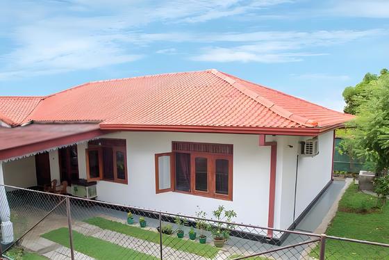 1050mm Breedte Kunststof Golvende Dakbedekking ASA Pvc Dakpannen UV-bestendig UPVC Dakplaten