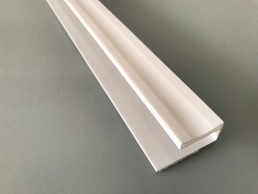 PVC-accessoires voor het installeren van pvc-panelen Wit PVC-profiel-U Glanzend Printen Uitgedrukt Plastic U-kanaal Waterdicht UV-bescherming