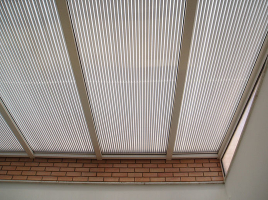 Gepersonaliseerd helder gegolfd polycarbonaat dakpaneel Bayer / GE Materiaal 10 jaar garantie doorschijnend polycarbonaat dakplaat