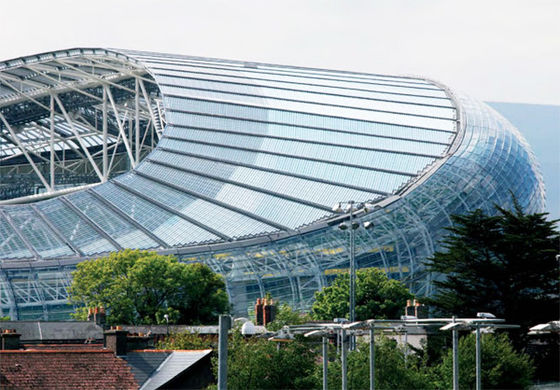 Doorzichtige gegolfde polycarbonaatpanelen gegolfde dakramen gegolfde doorschijnende dakplaten