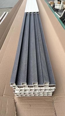 Contemporary PVC 3d wandpanelen Wpc bedekking houtkorrels Slat wandpanelen