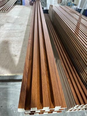 OEM PVC Lamel Akoestische Panelen Decoratief WPC Paneel Voor Muur En Plafond