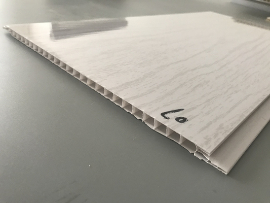 2.5kg Gewicht Plat PVC houten panelen Hoogglanzend Voor Appartement Plafond hoog glanzend houten pvc-paneel voor Latijns-Amerika