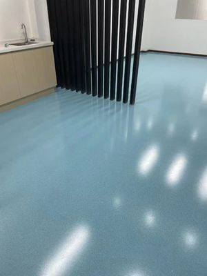 Goedkope epoxy industriële vloeren Hoogglans epoxyhars gekleurde zandvloer Goedkope zelfnivellerende vloerverf voor tuin en ziekenhuis