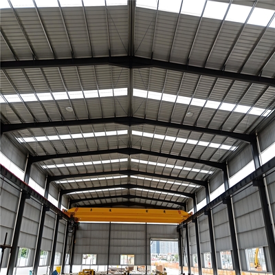Dakenmateriaal voor magazijnen UPVC-platen 2 mm UPVC-daktegels voor fabrieksdak Lang levensduur wit pvc-golfplaat