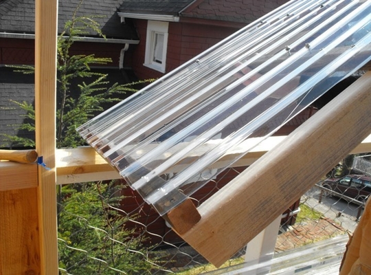 Doorzichtige gegolfde polycarbonaatpanelen gegolfde dakramen gegolfde doorschijnende dakplaten